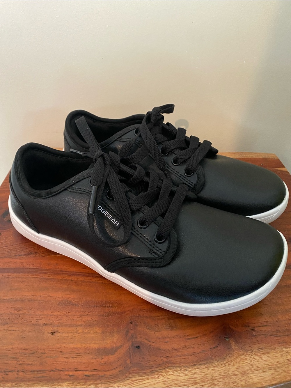 HOBIBEAR Ivy - Barefoot Shoes black and white. Size 8 women’s
